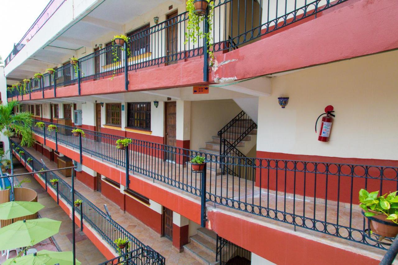 Hotel Hacienda Maria Eugenia アカプルコ エクステリア 写真