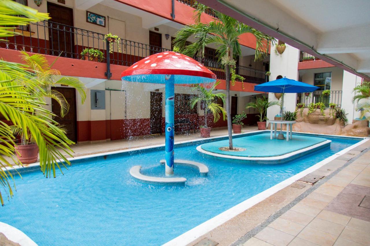 Hotel Hacienda Maria Eugenia アカプルコ エクステリア 写真