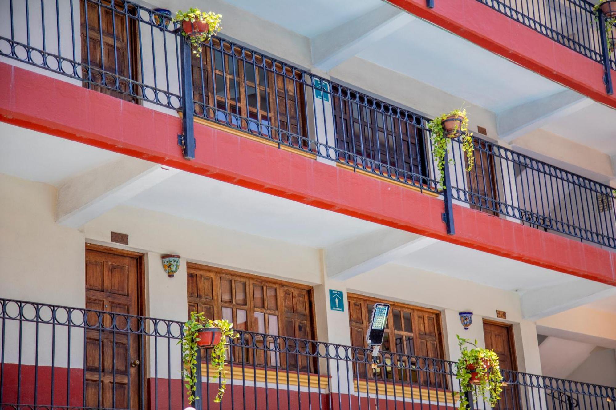 Hotel Hacienda Maria Eugenia アカプルコ エクステリア 写真